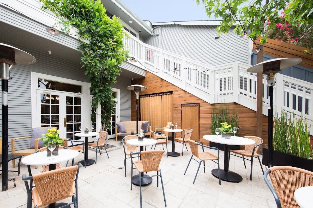 Dining at El Dorado Hotel