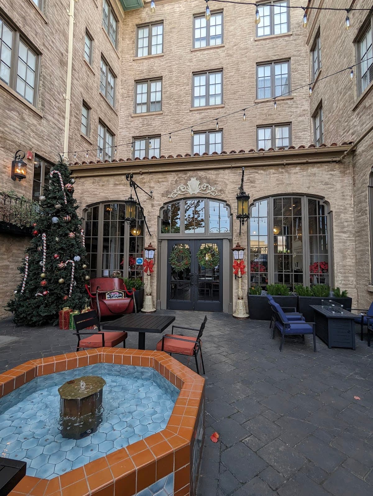 Hotel Petaluma setting