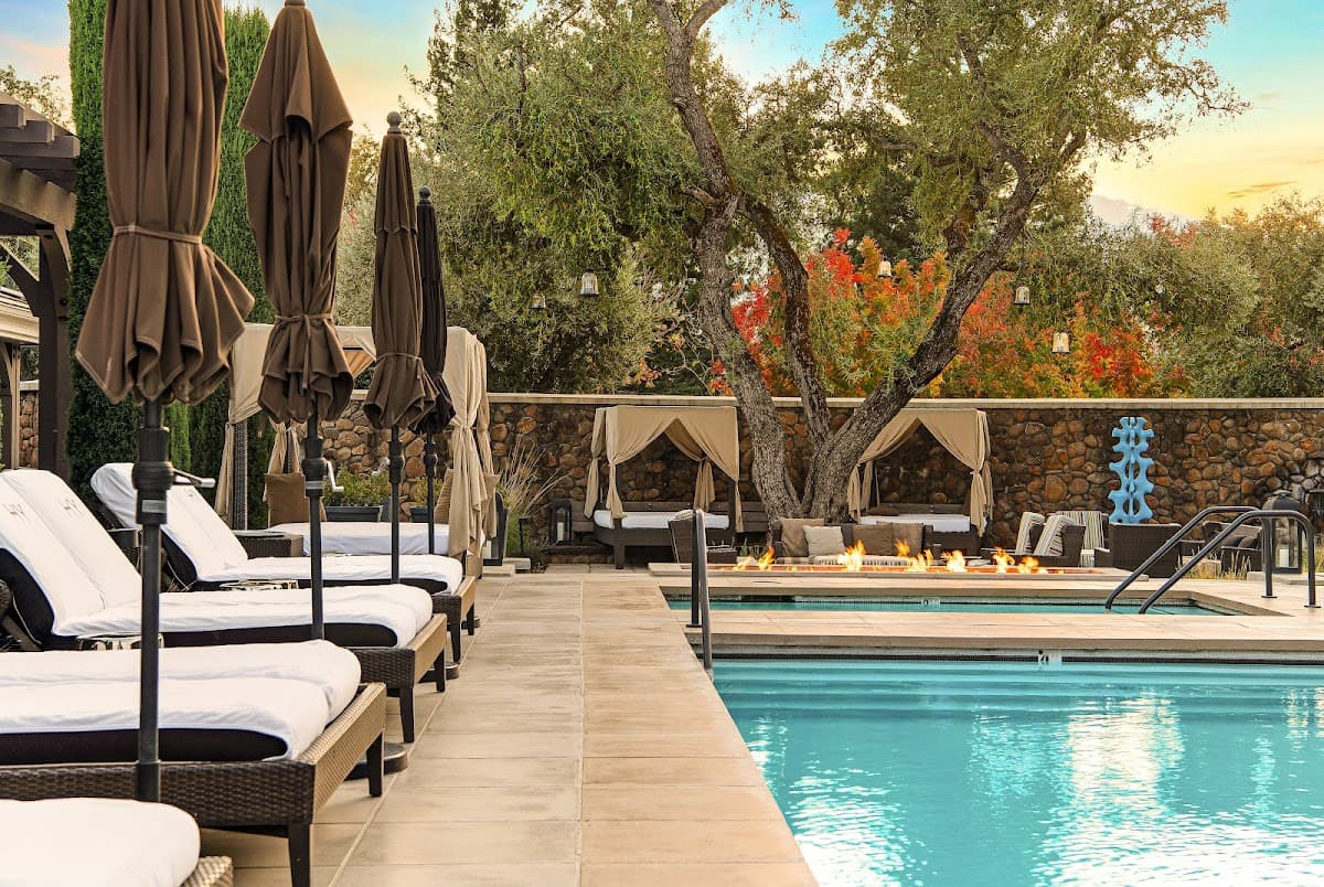 Hotel Yountville Tuscan-inspired grounds and gardens