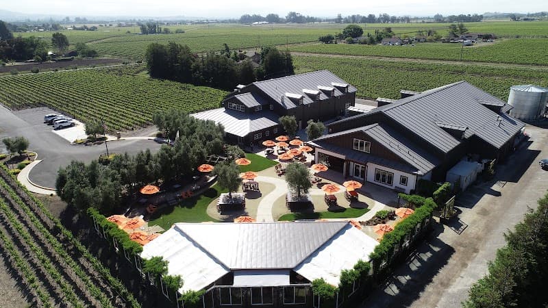 Roche Winery & Vineyards