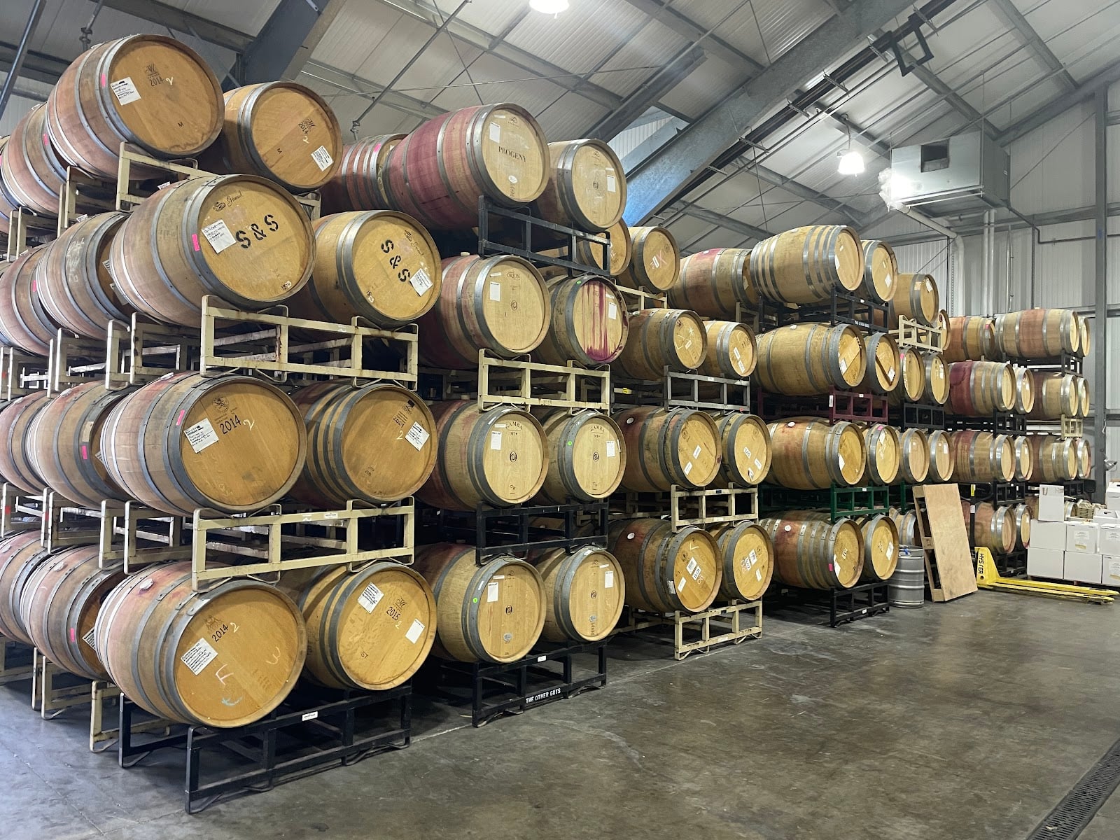 Roche Winery & Vineyards photo 2