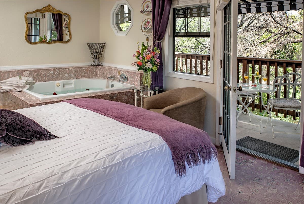 Room at Candlelight Inn Napa Valley