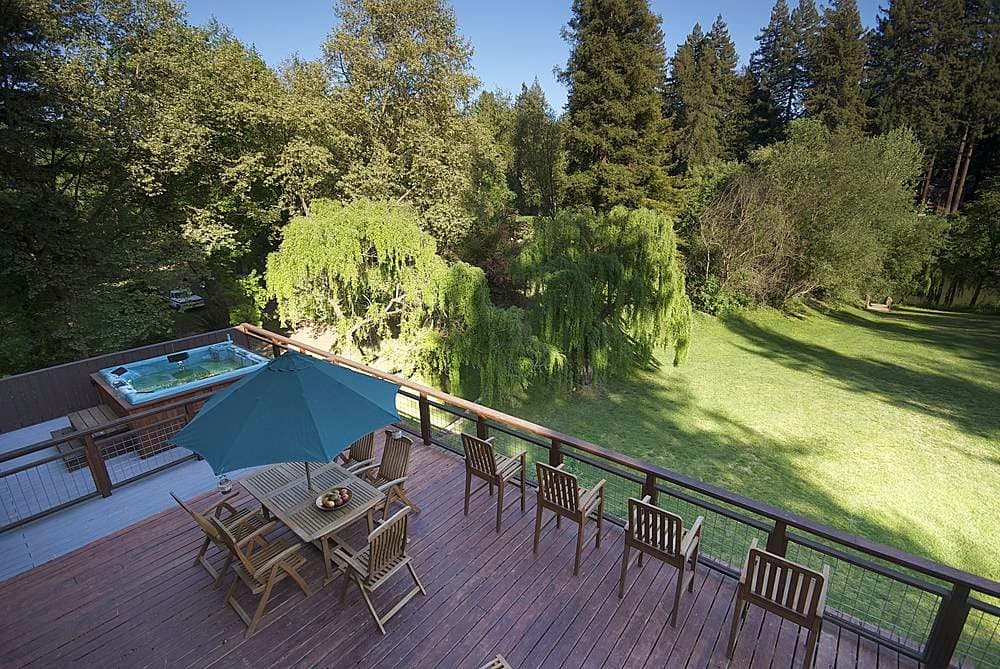 Guerneville Lodge setting