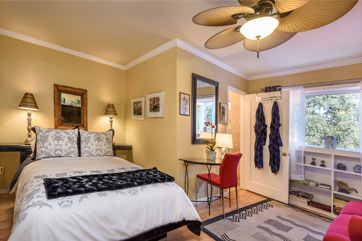 Room at Meadowlark Country House & Resort