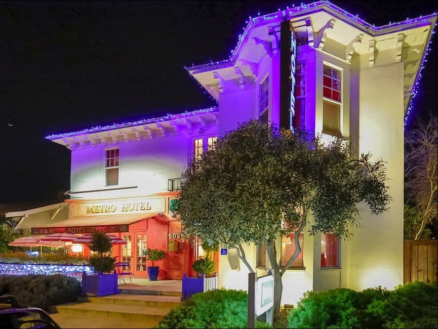 Metro Hotel & Cafe photo 1