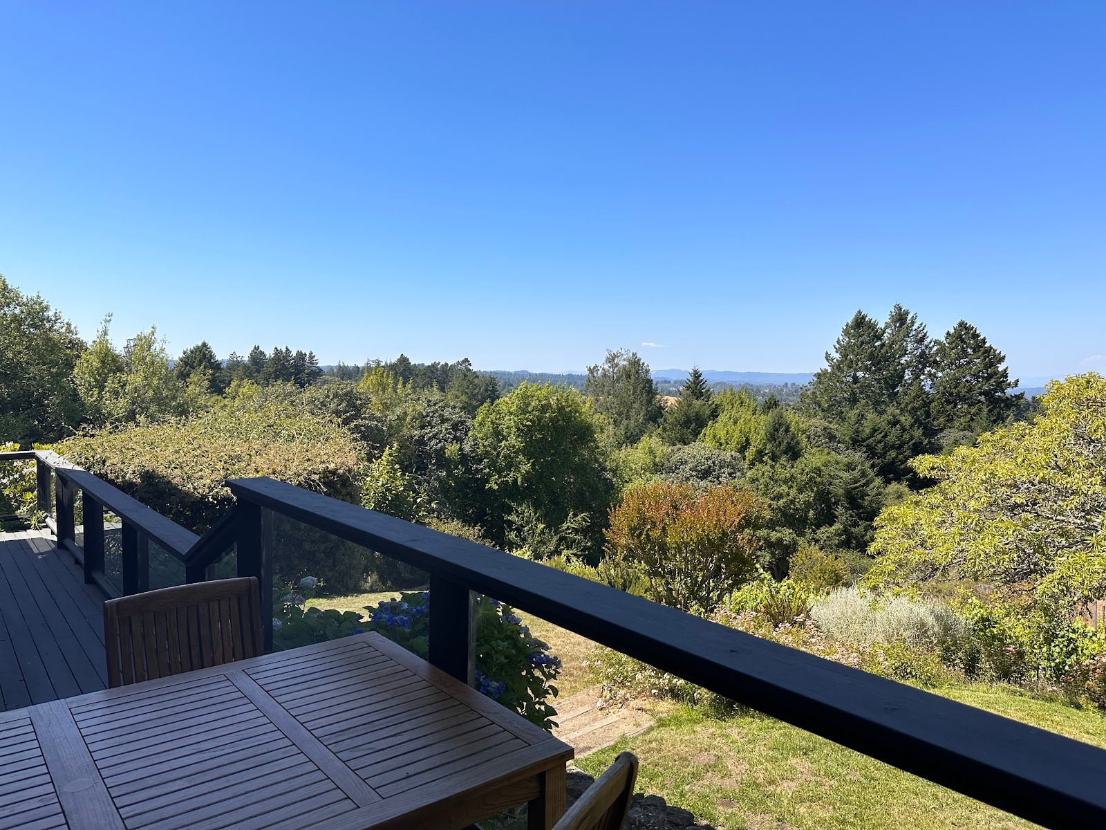 Halleck Vineyard Estate Winery & Wine Tasting Room photo 2